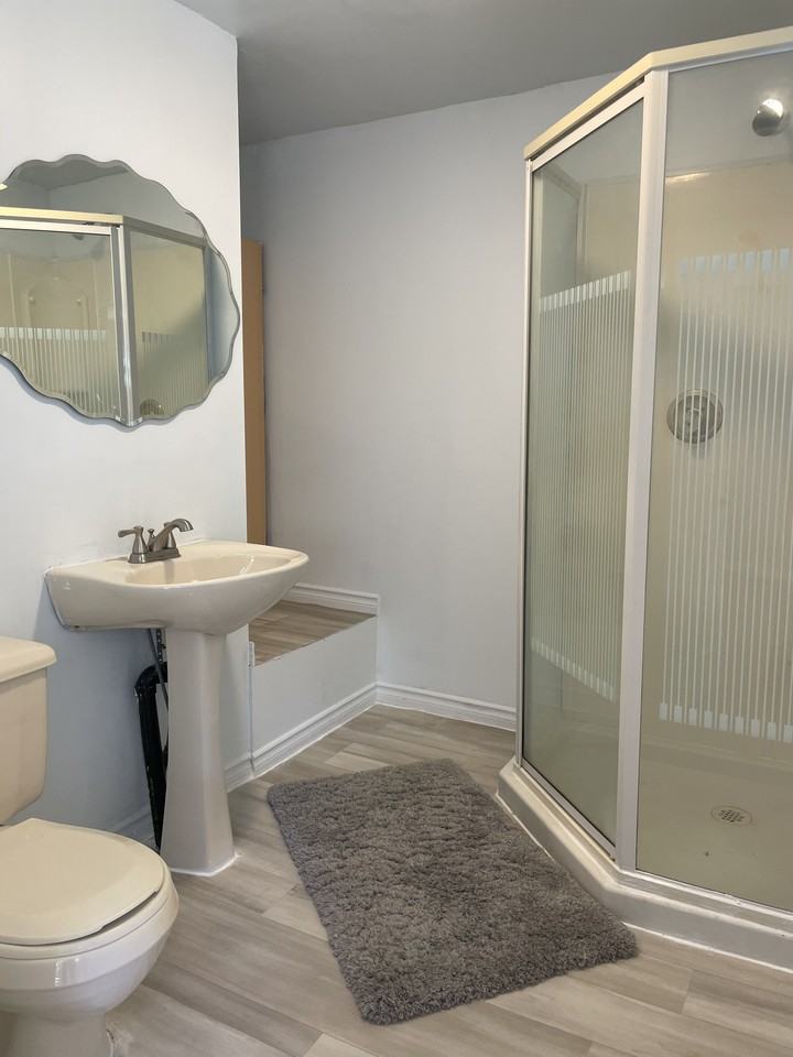 312 15 Avenue Northeast - Photo 3 of 12