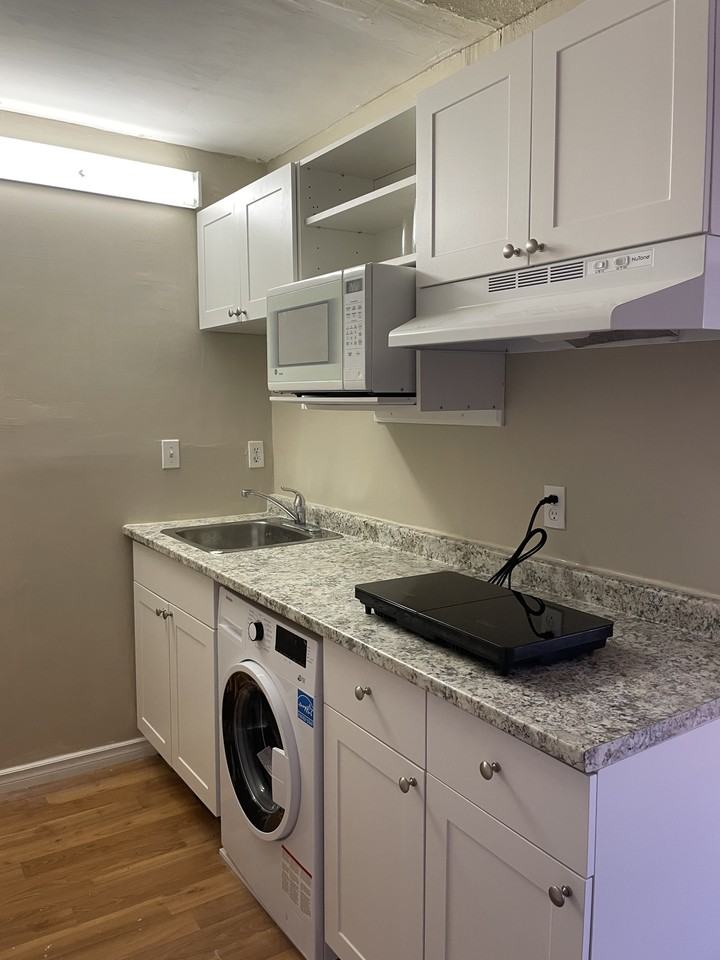 312 15 Avenue Northeast - Photo 4 of 12