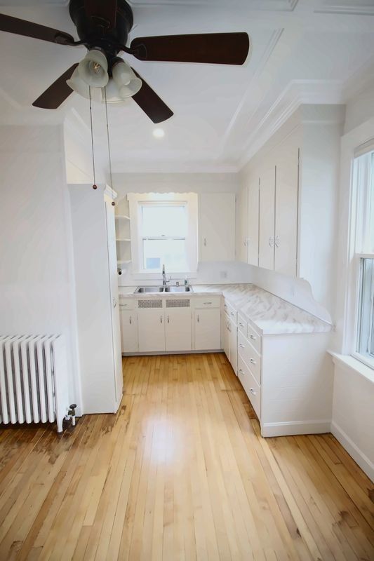 164 Warren Ave - Photo 2 of 30