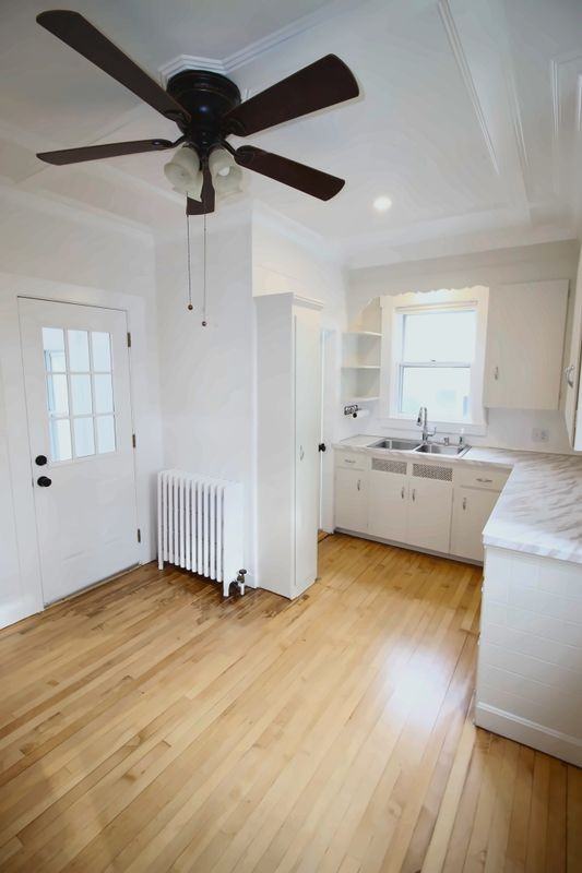 164 Warren Ave - Photo 3 of 30