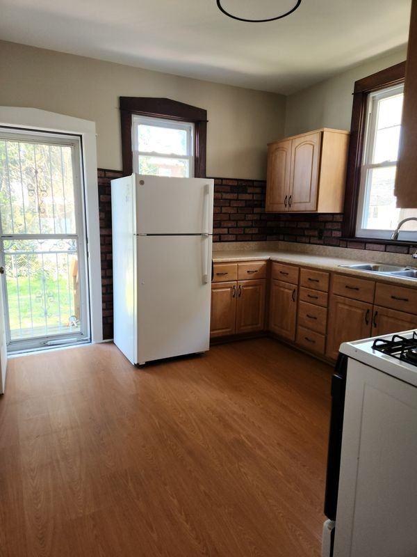1764 Springfield Ave - Photo 7 of 18