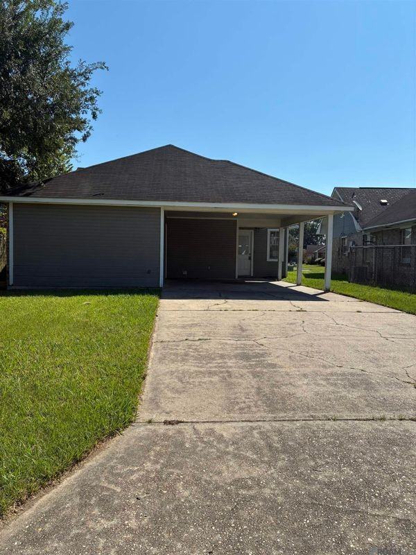 3821 Byrd Dr - Photo 2 of 7