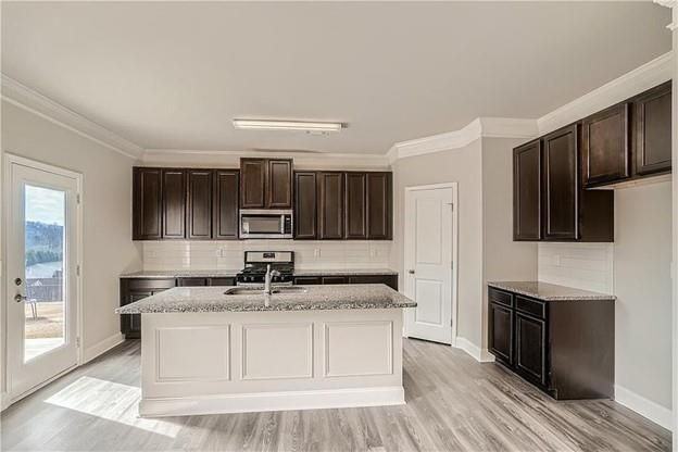 6811 Lancaster Xing - Photo 4 of 23