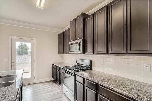 6811 Lancaster Xing - Photo 6 of 23