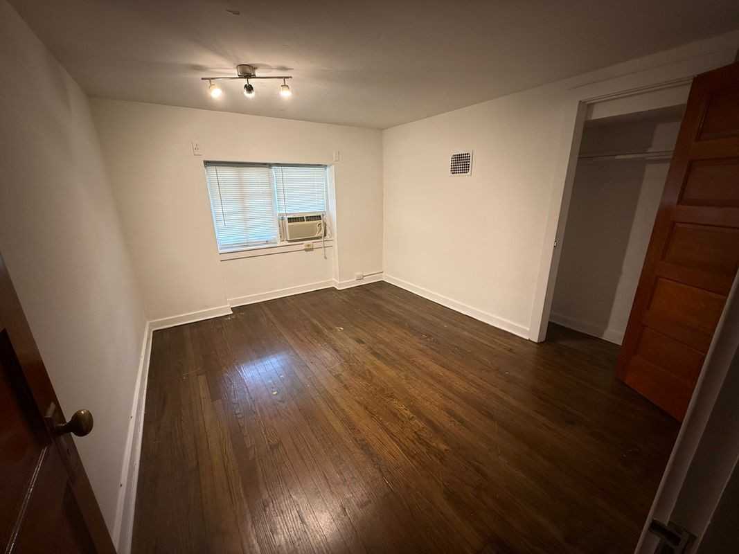 502 Church St - Photo 5 of 8