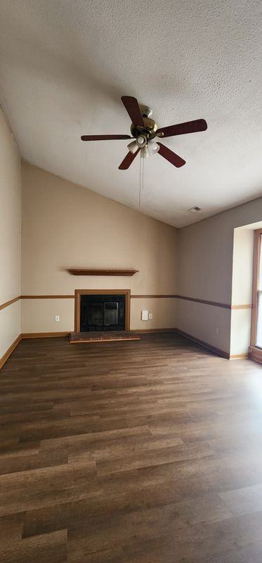 5706 Chalmers Ct - Photo 3 of 10
