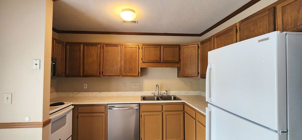 5706 Chalmers Ct - Photo 6 of 10