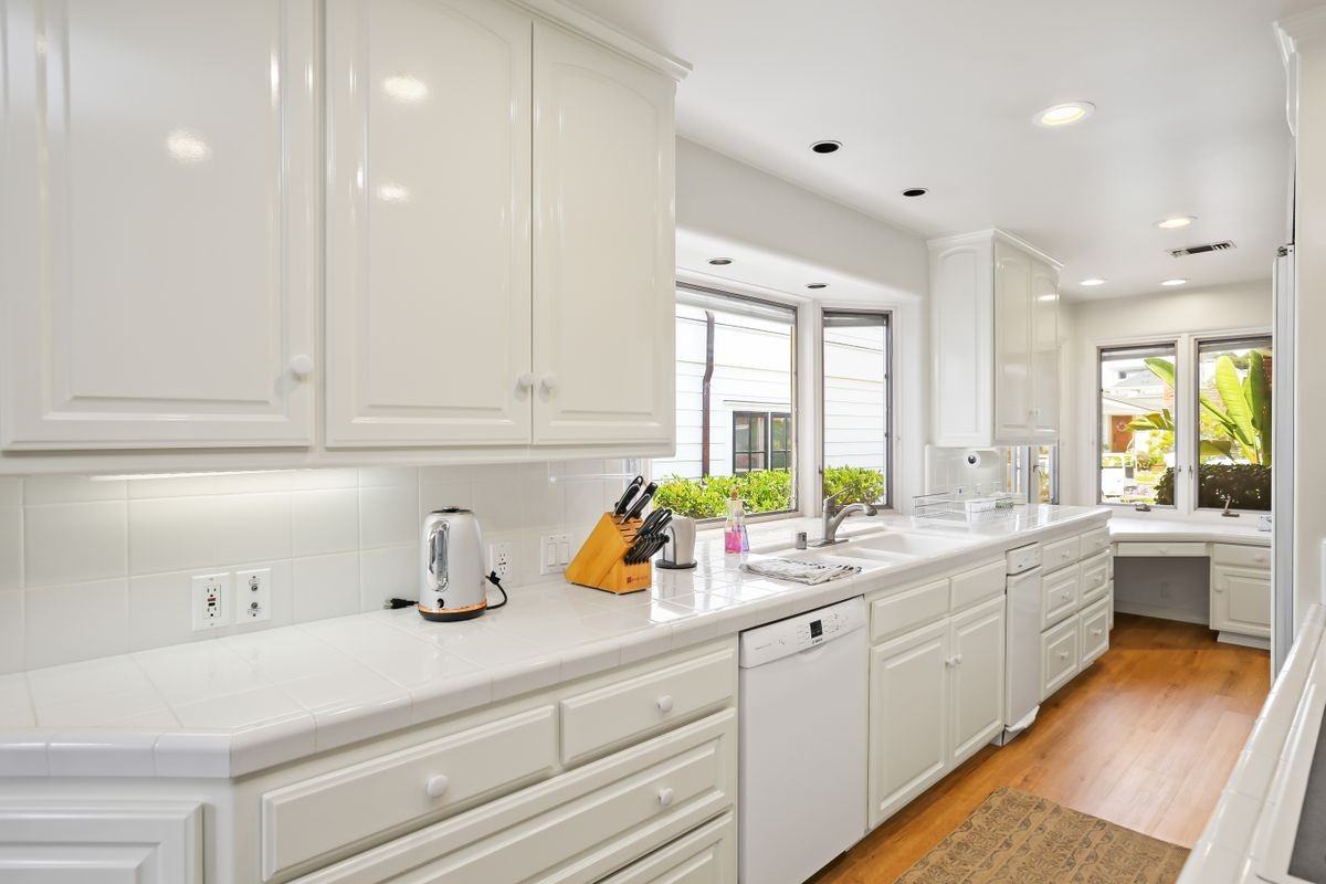 308 Orchid Ave - Photo 4 of 14