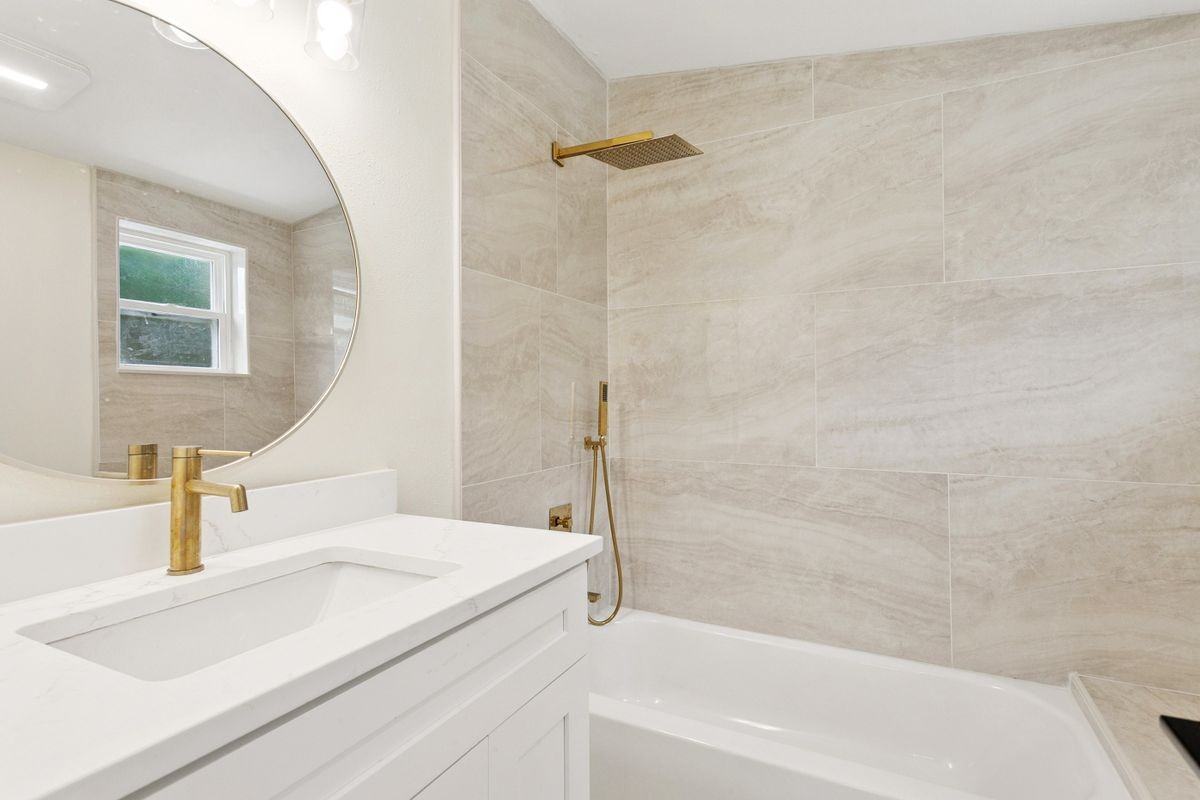 1729 Touro St - Photo 3 of 8