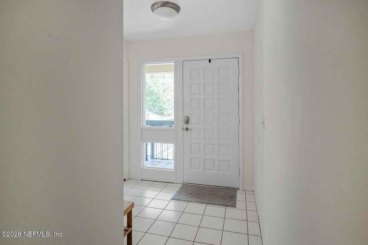 8012 Hollyridge Rd ##17u - Photo 3 of 22