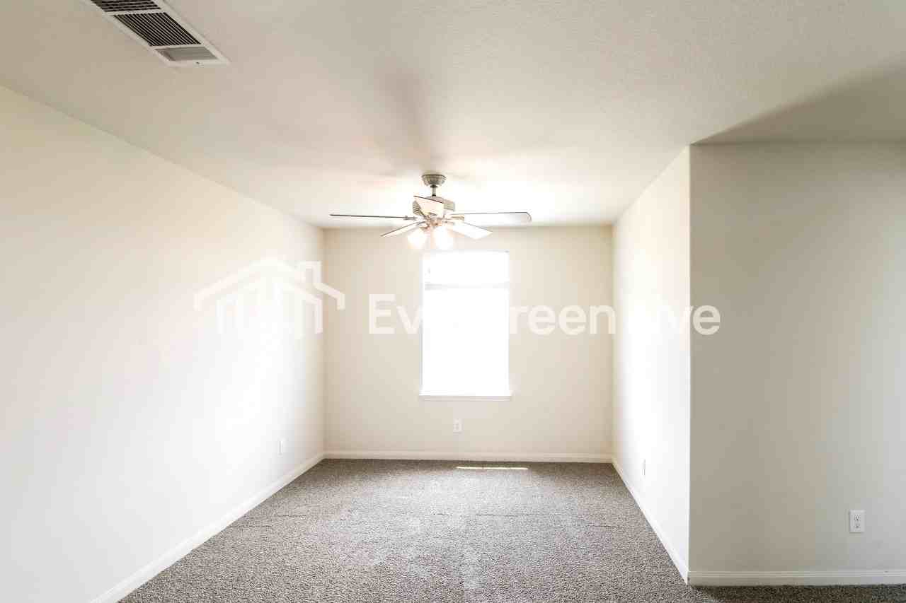 9435 Gold Mountain Dr - Photo 7 of 16
