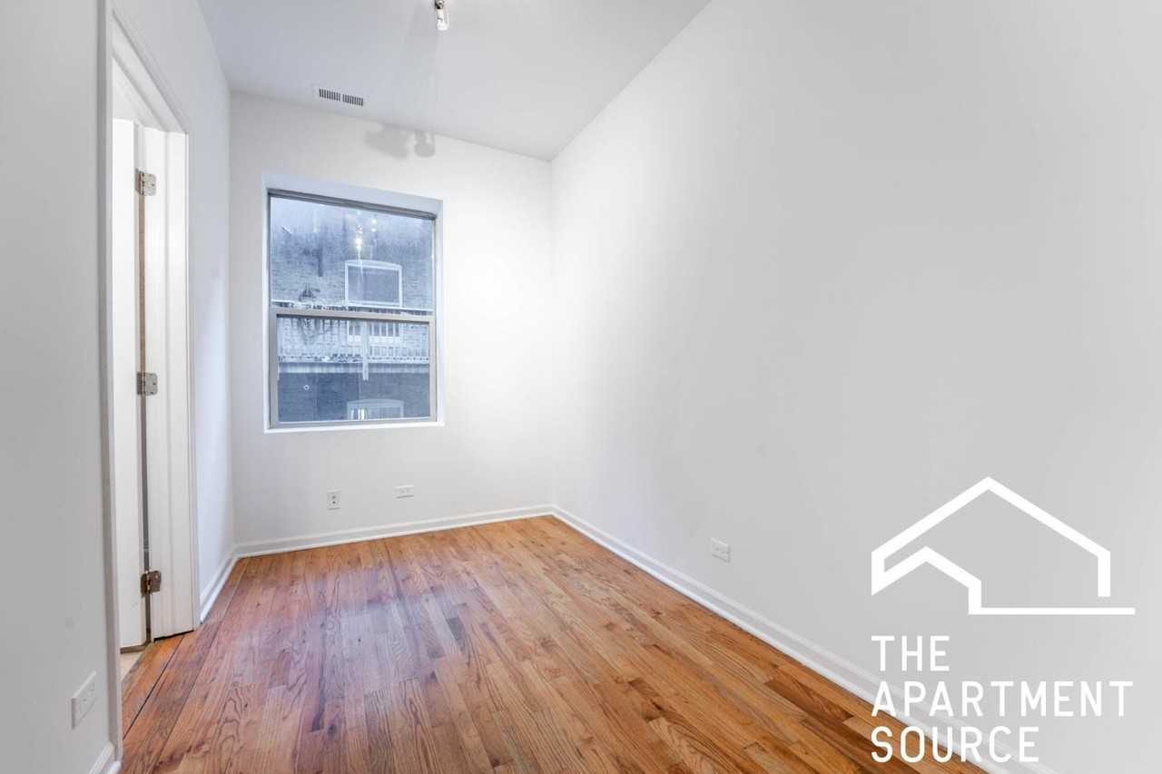 5054 N Winthrop Ave #205 - Photo 2 of 9