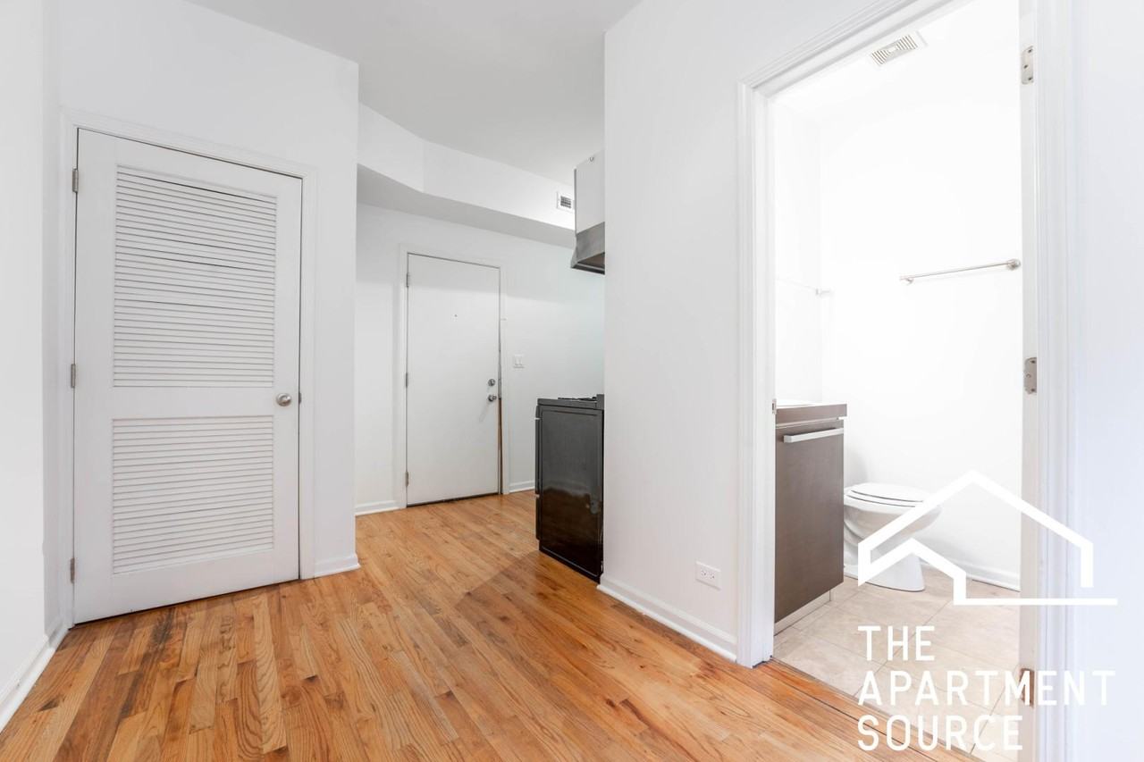 5054 N Winthrop Ave #205 - Photo 3 of 9