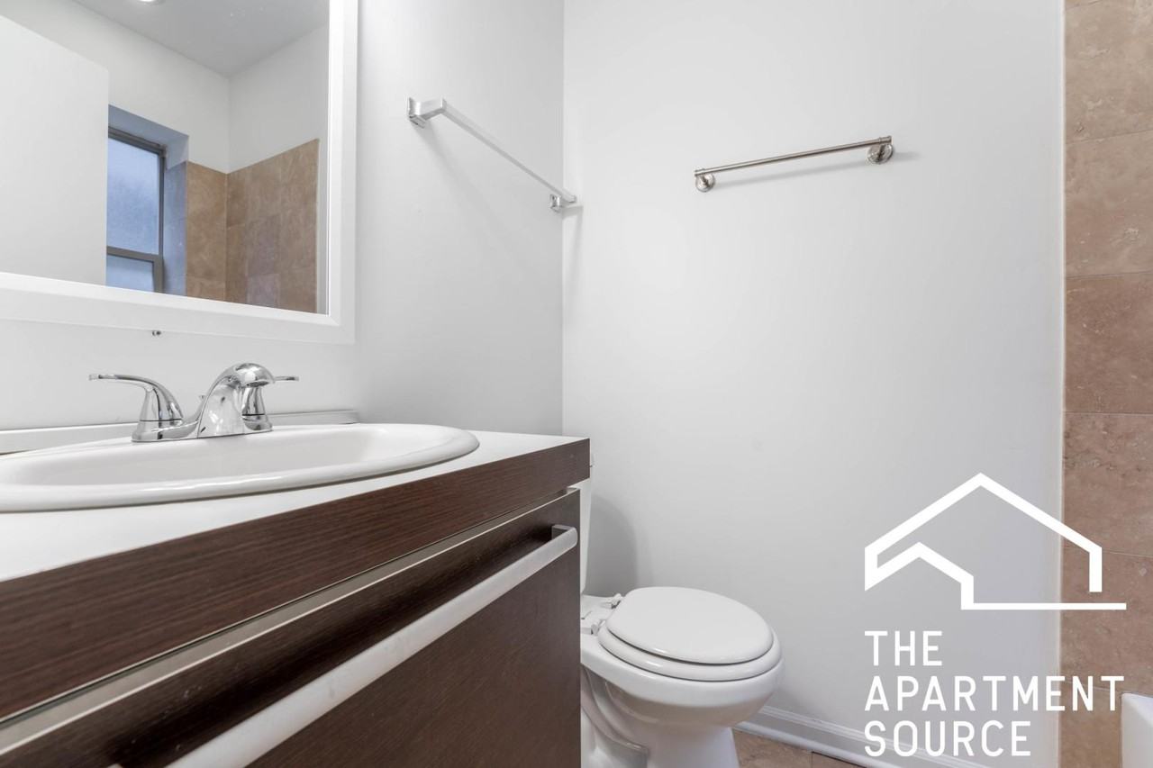 5054 N Winthrop Ave #205 - Photo 4 of 9