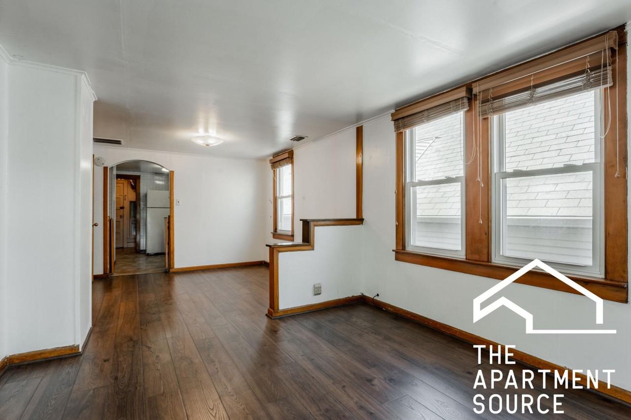 1334 W Barry Ave #3 - Photo 3 of 10