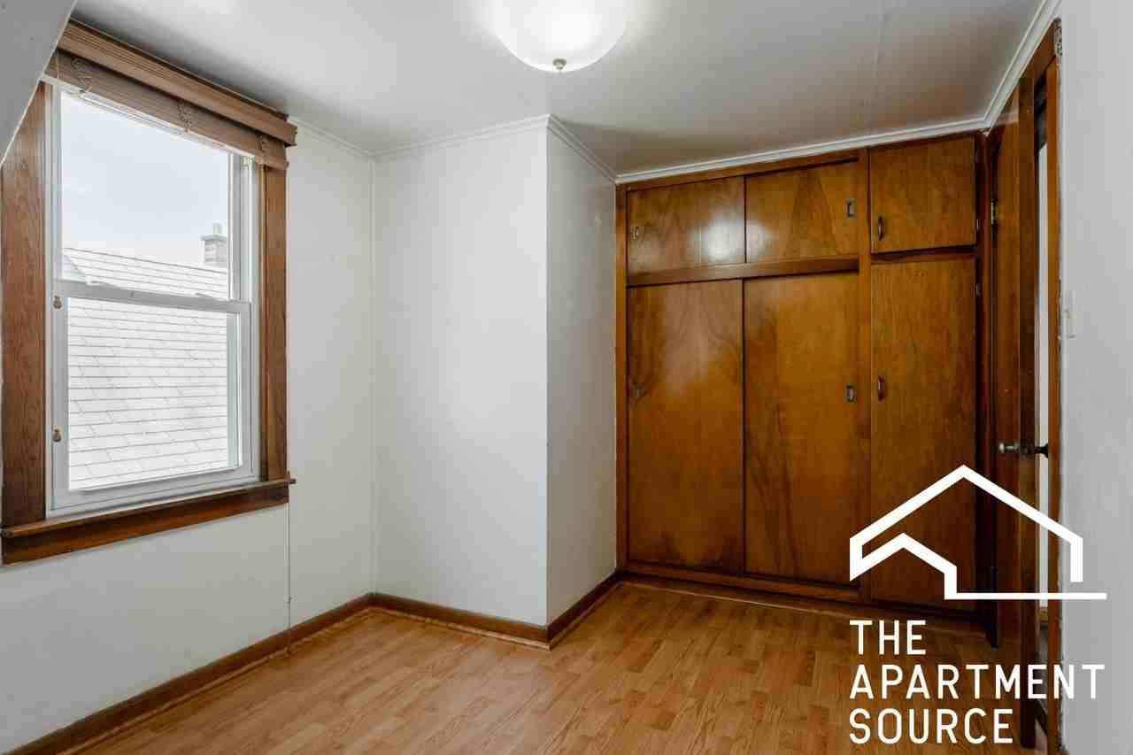 1334 W Barry Ave #3 - Photo 7 of 10