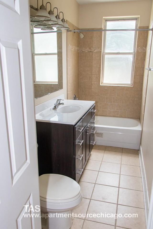 1925 W Winona St #1 - Photo 5 of 12