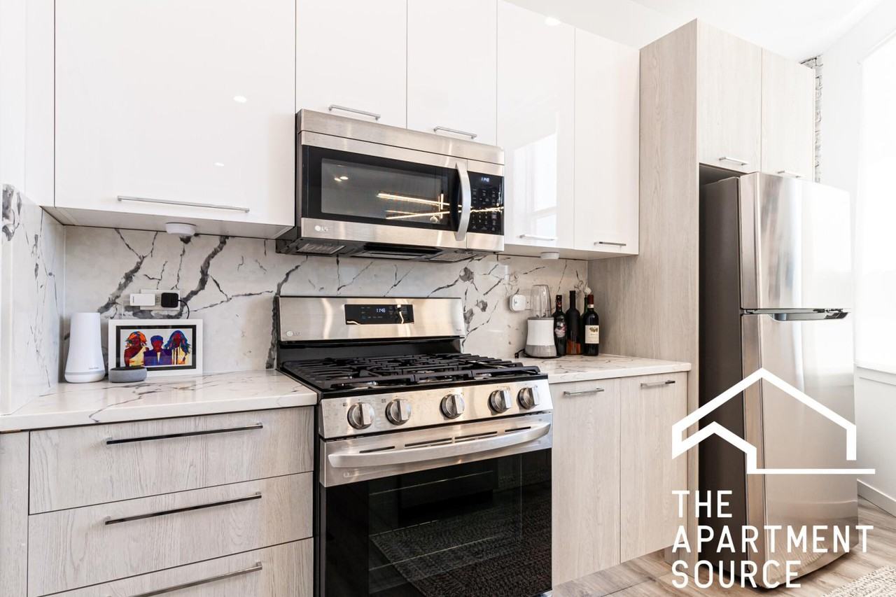 2743 W Division St #3R - Photo 4 of 24