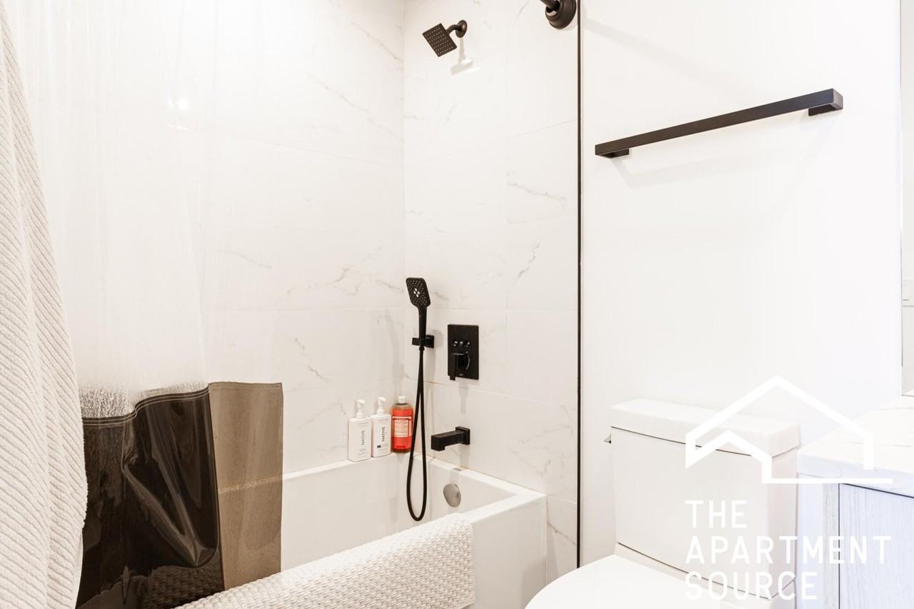 2743 W Division St #3R - Photo 6 of 24