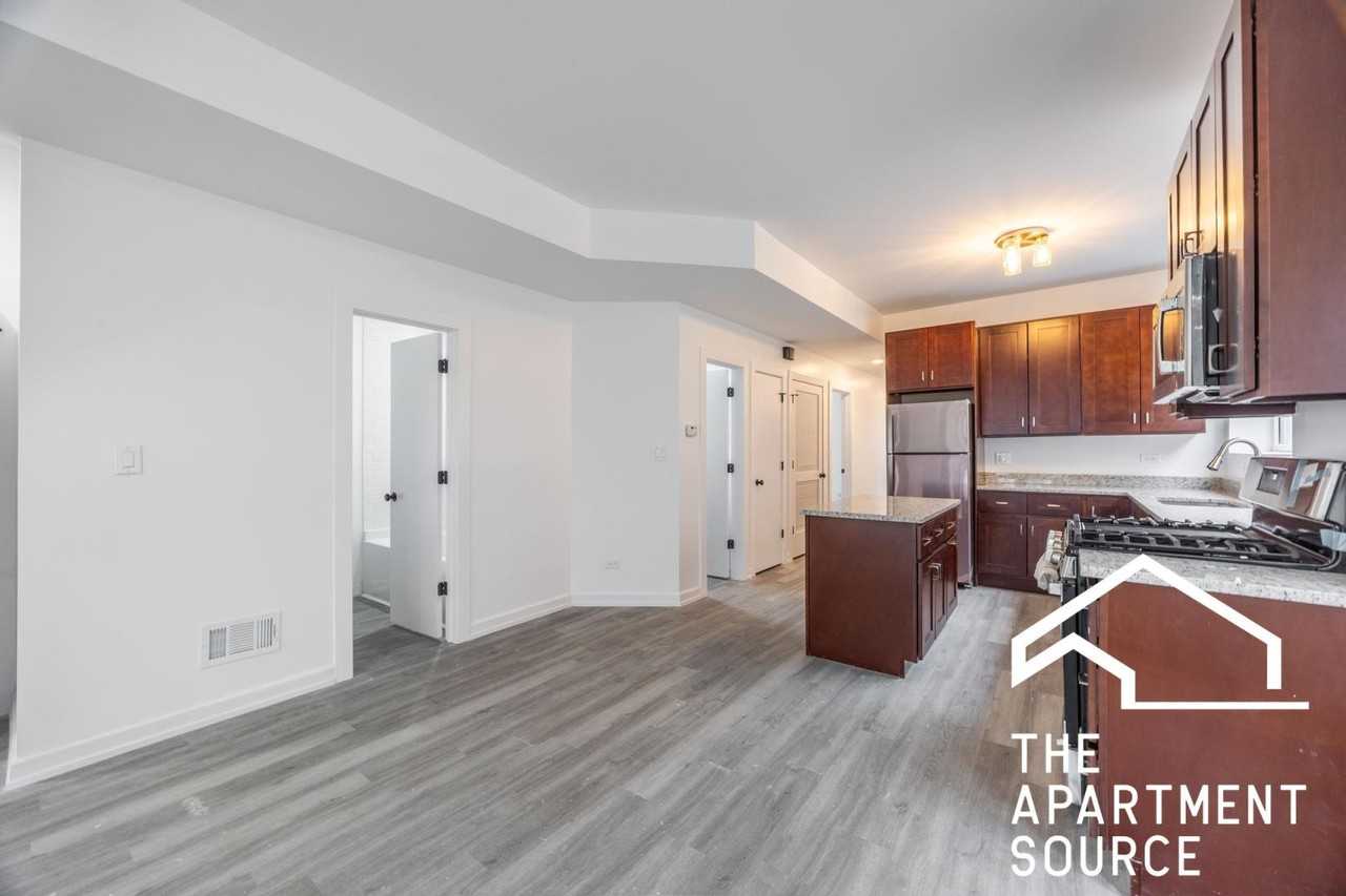 1014 N Hamlin Ave #2 - Photo 6 of 16