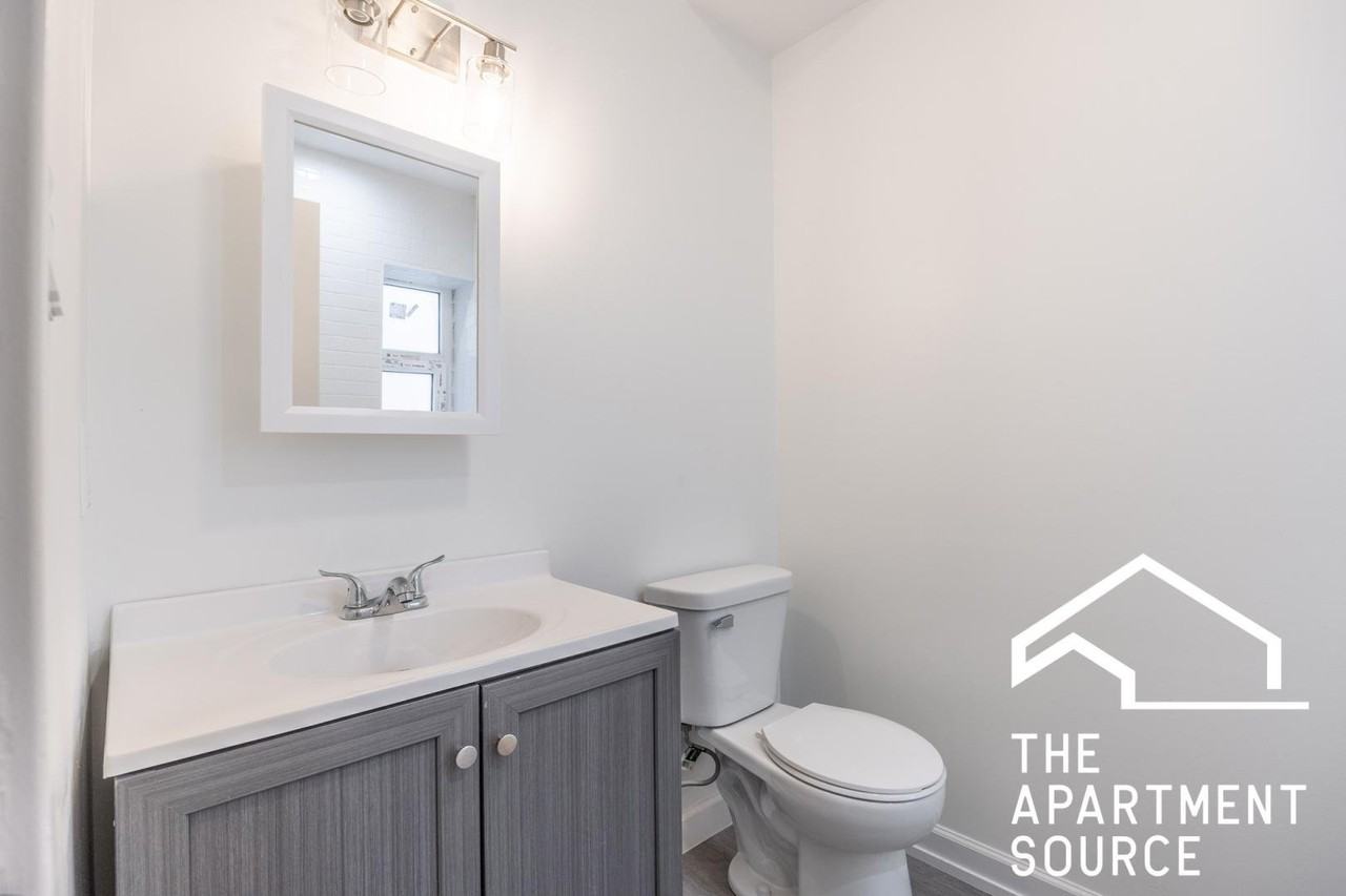 1014 N Hamlin Ave #2 - Photo 7 of 16