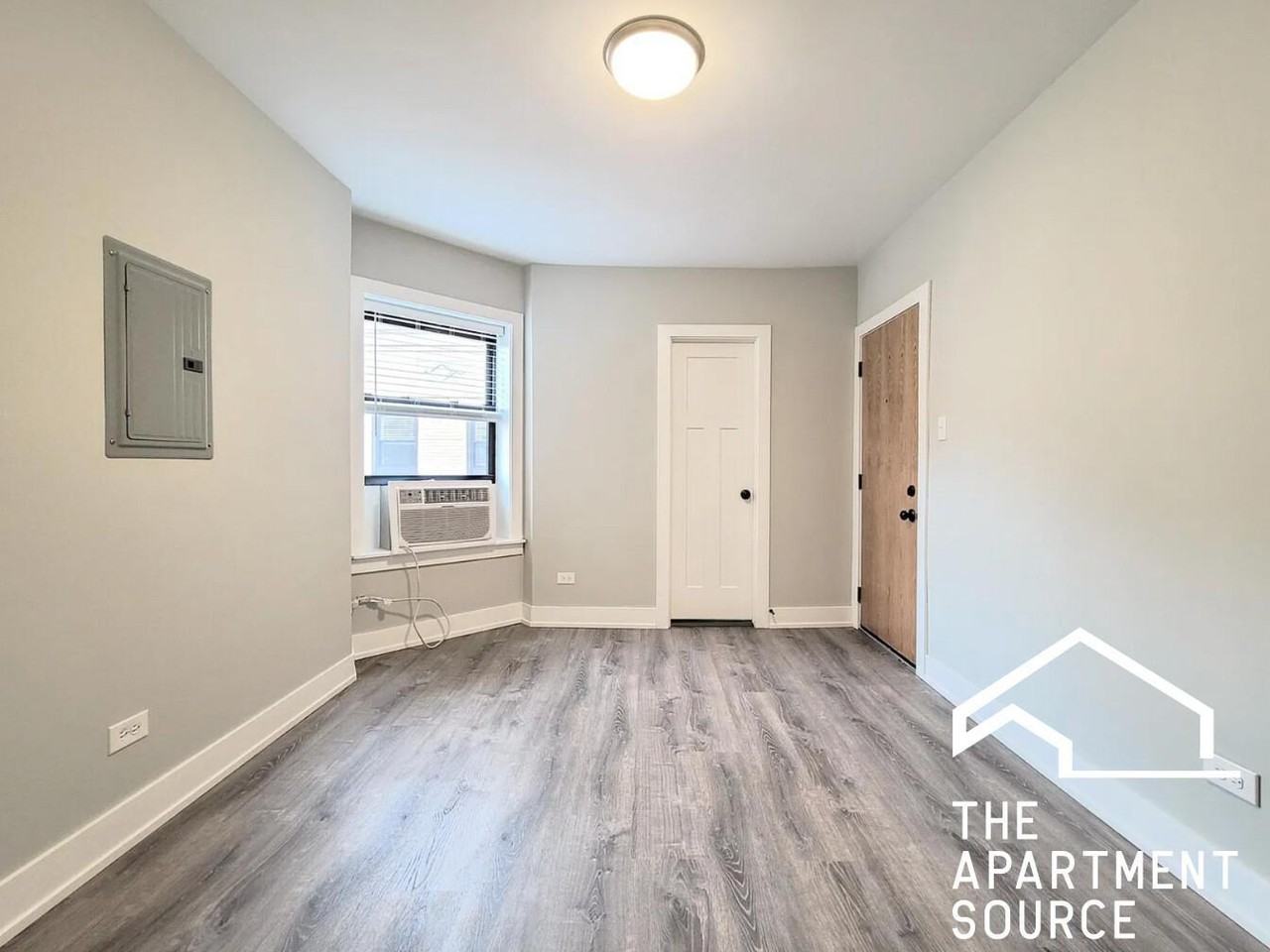 W Belden Ave #B302 - Photo 2 of 7