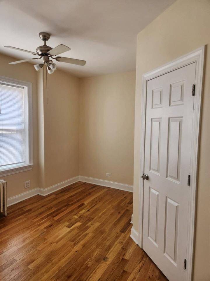 4546 W George St #3 - Photo 3 of 5
