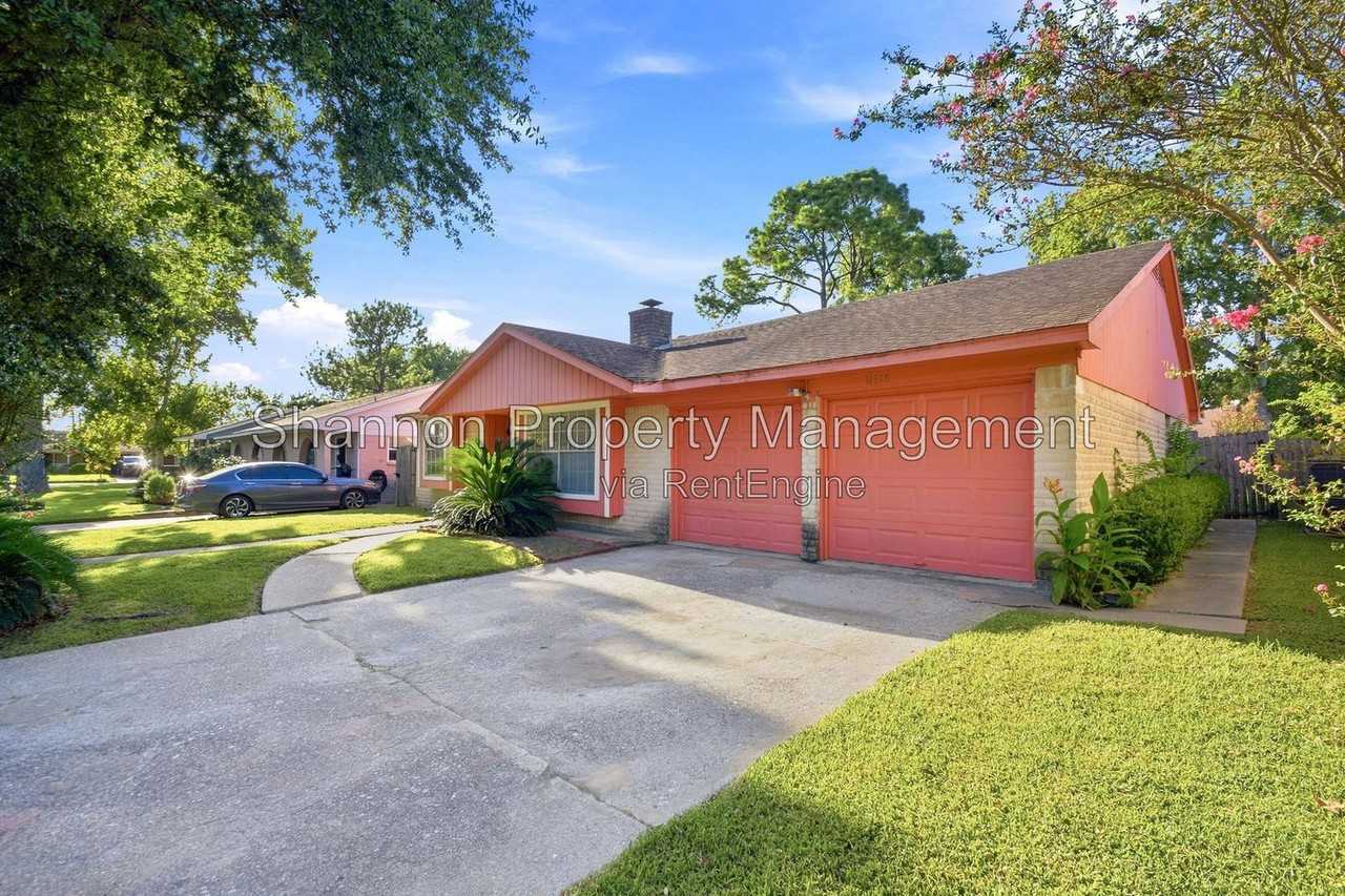 11418 Hendon Ln - Photo 3 of 36