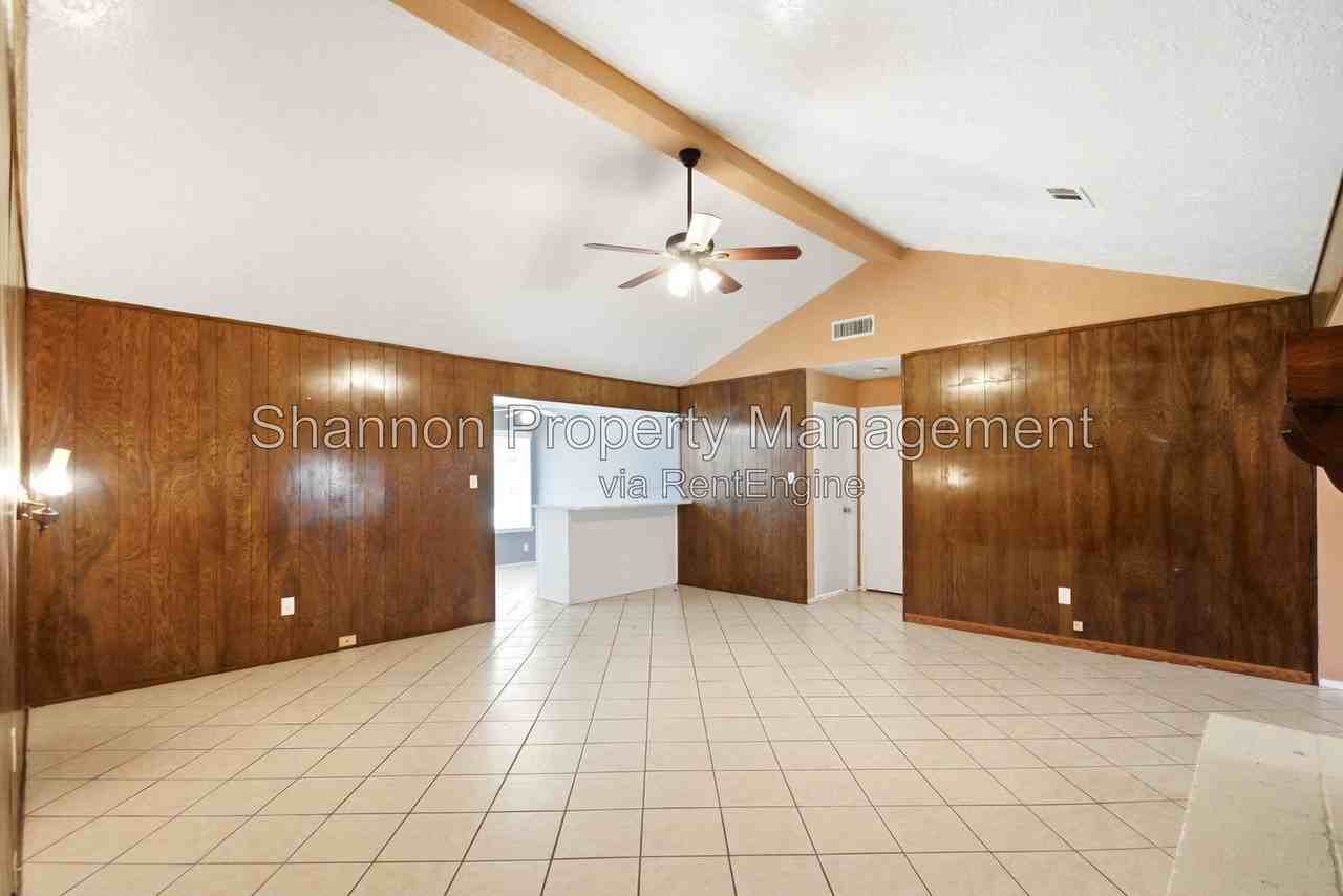 11418 Hendon Ln - Photo 6 of 36