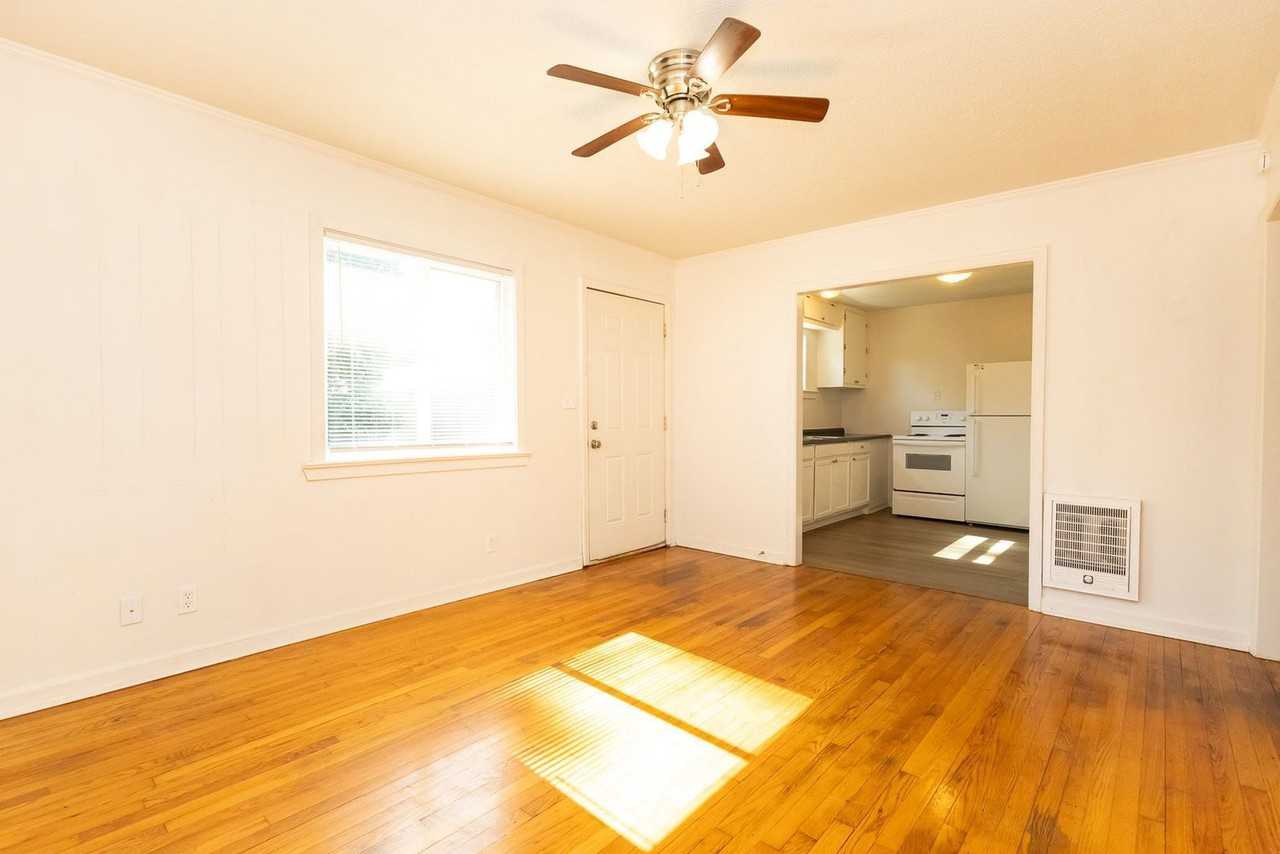 100 James St #B - Photo 4 of 13
