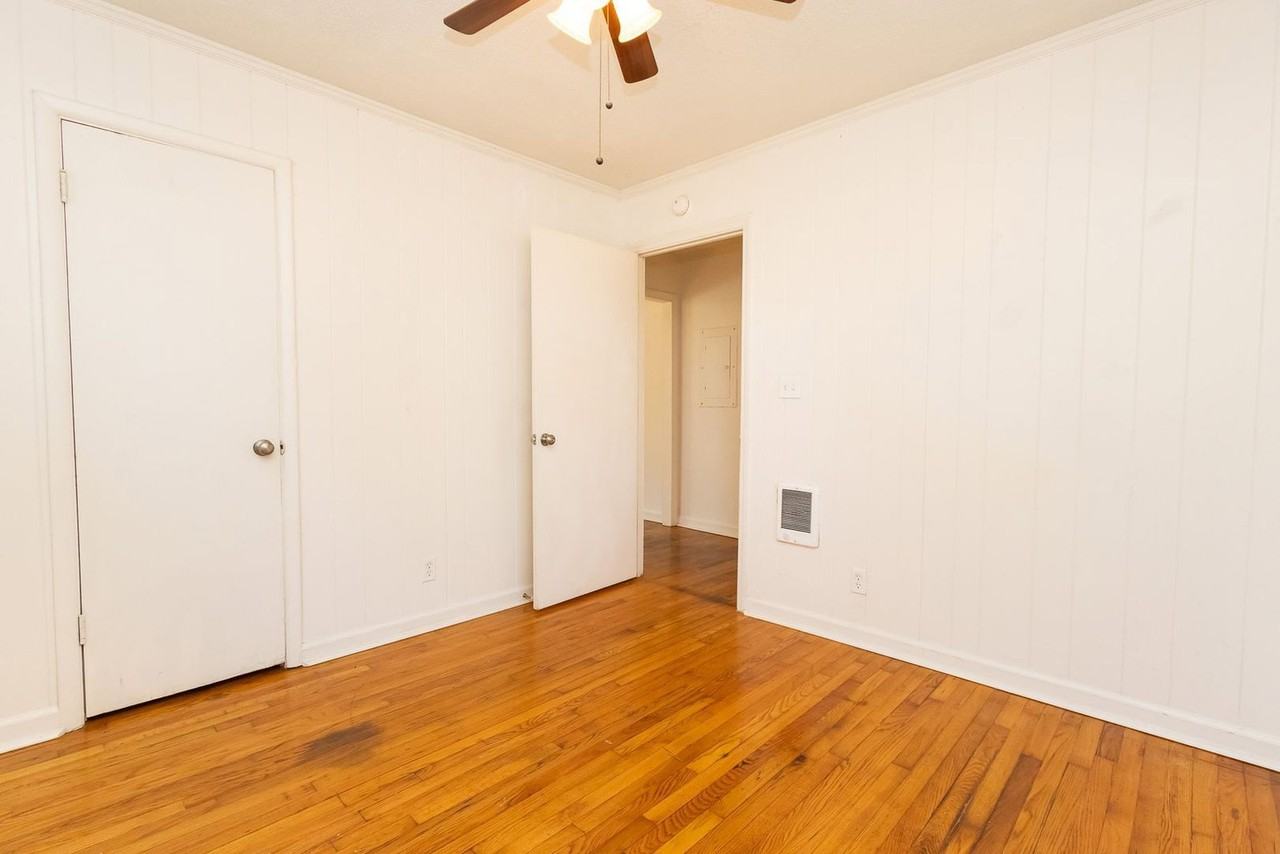 100 James St #B - Photo 7 of 13