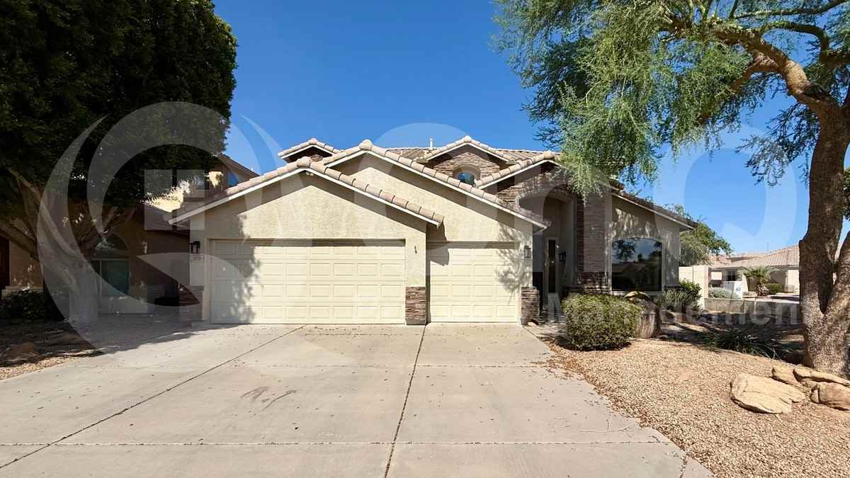 572 N Bell Dr - Photo 3 of 35