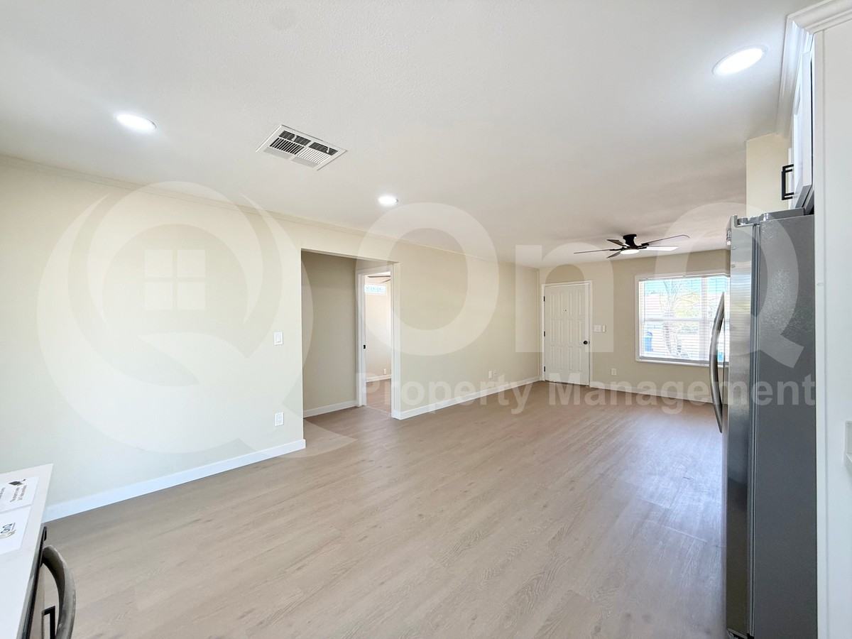 2465 E John Cabot Rd - Photo 5 of 16