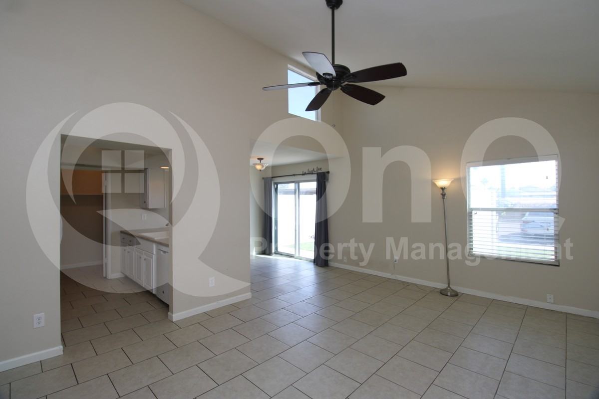 928 E Diamond Dr - Photo 5 of 12