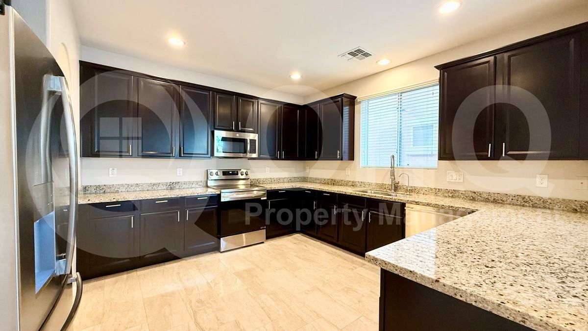 3747 E Hans Dr - Photo 5 of 33