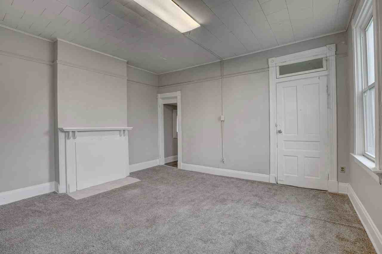 4338 Vine St #2 - Photo 6 of 20