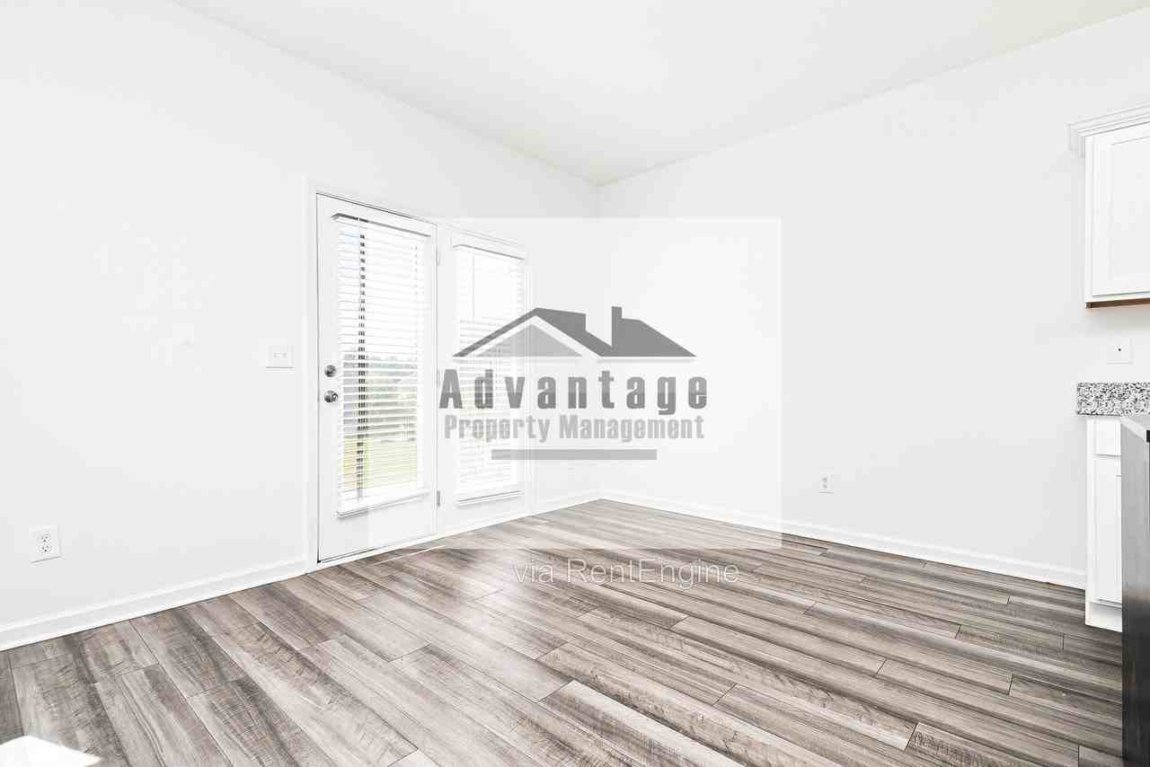 132 Saginaw Ct - Photo 7 of 19