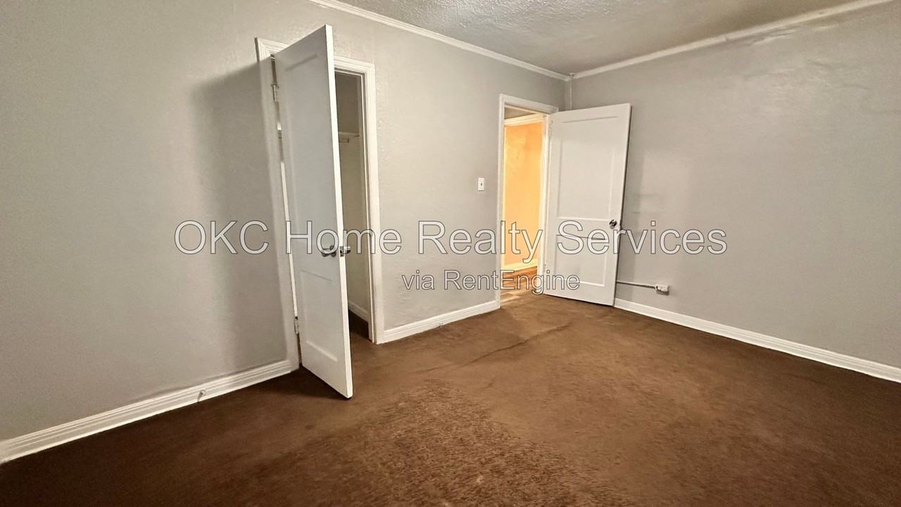 2048 Ne 18th St - Photo 3 of 25