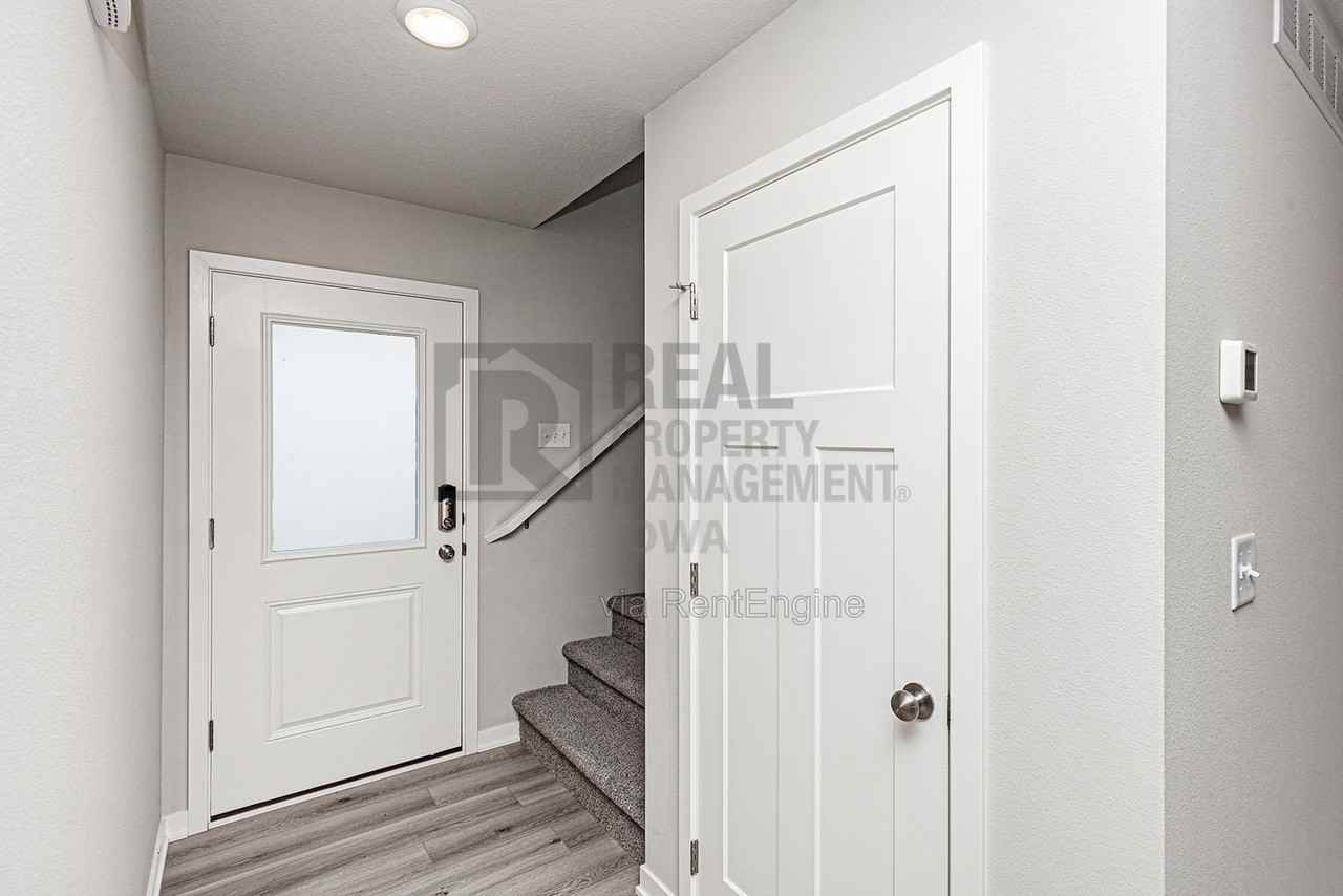 4319 Nw 13th St - Photo 3 of 32