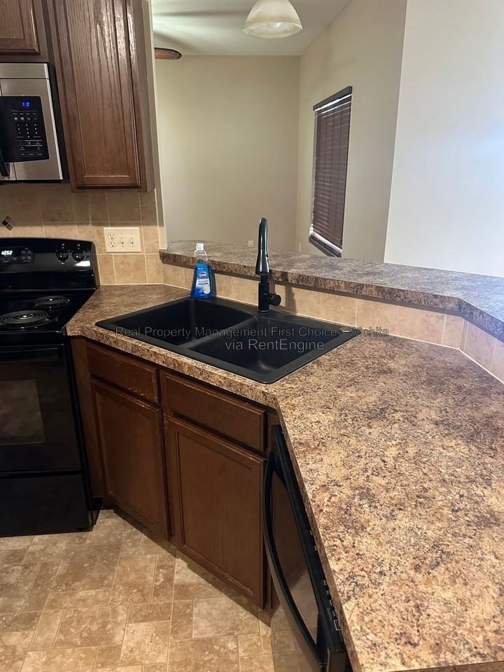 1548 W Hickory St - Photo 5 of 26