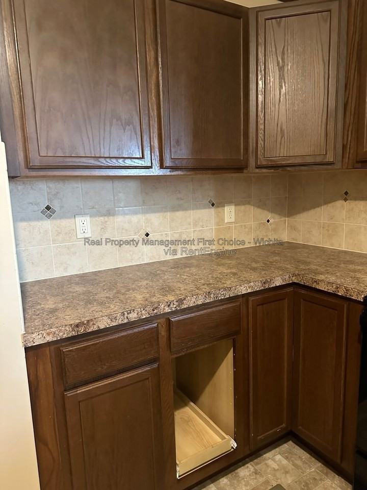 1548 W Hickory St - Photo 7 of 26