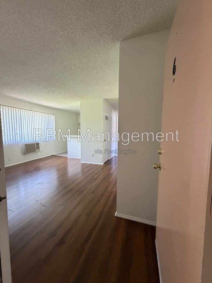 6920 Simpson Ave #6 - Photo 2 of 10