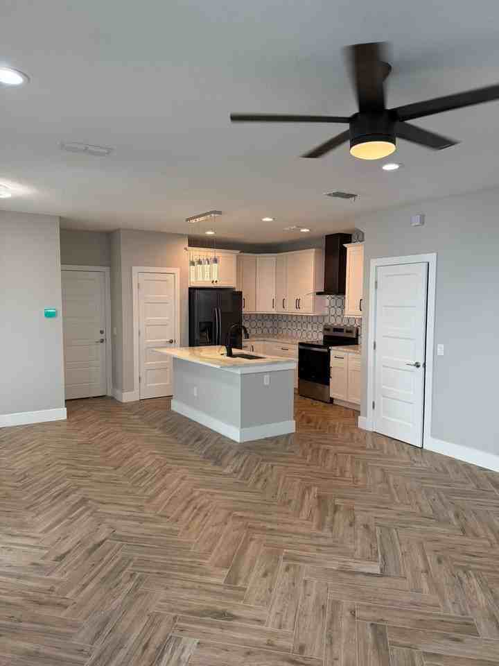 521 Peachtree Rd - Photo 4 of 20