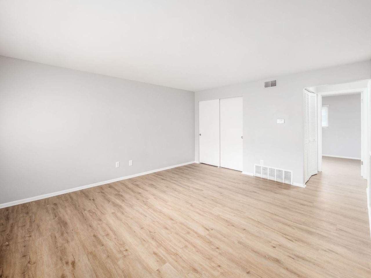 593 Riverview Dr #K - Photo 3 of 22