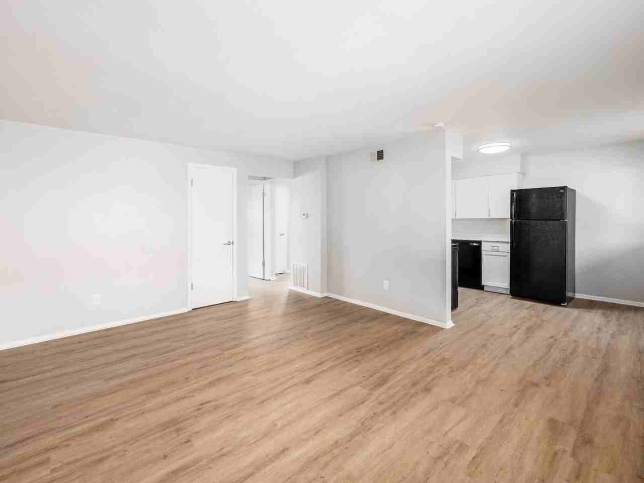 593 Riverview Dr #F - Photo 5 of 21
