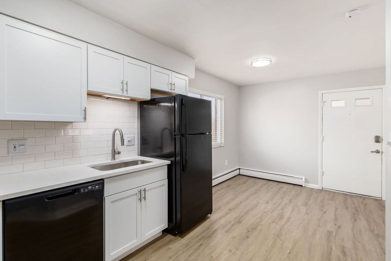 639 Riverview Dr #1 - Photo 4 of 21