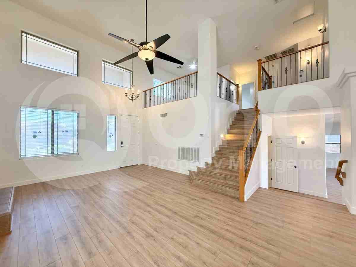1813 S 123rd Dr - Photo 6 of 33