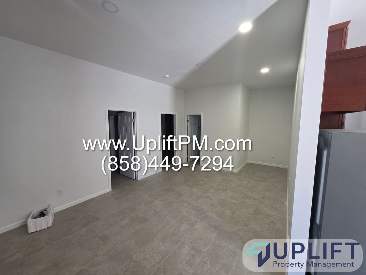 9013 N Magnolia Ave - Photo 3 of 7