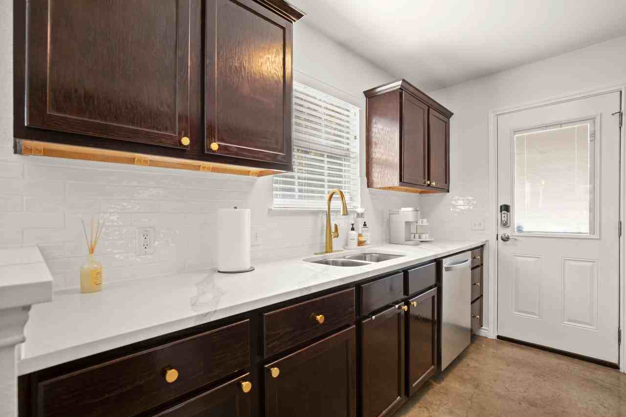7000 Villita Avenida St - Photo 6 of 22