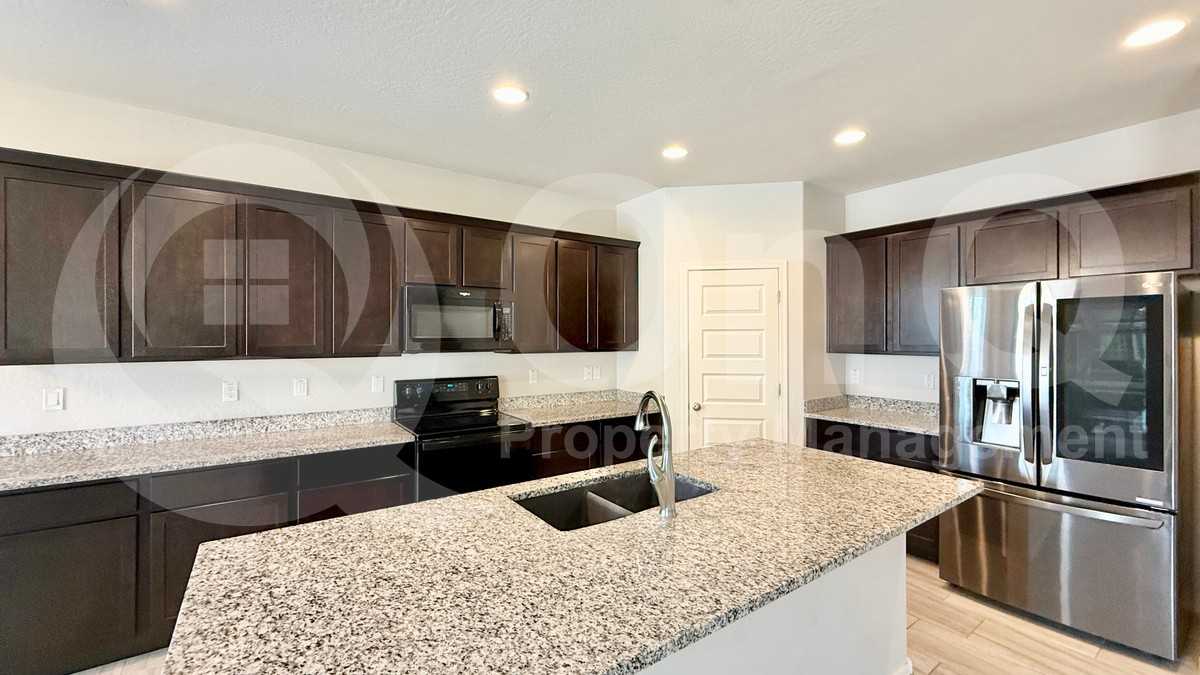 18172 W Via Del Sol - Photo 3 of 29